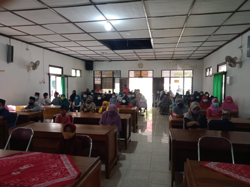 73 Anak Yatim Terima Santunan dari WKSM Tresno Asih